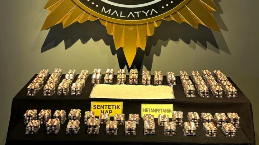 Narkotik Ekipleri Operasyonda 5 Bin Hap ve Yüzlerce Gram Uyuşturucu Ele Geçirdi