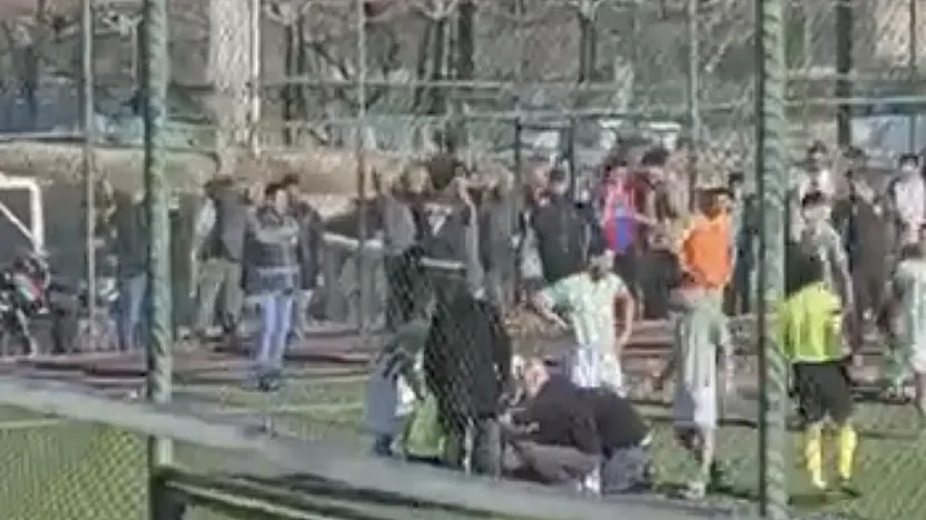 Ofsayt Kararı Ortalığı Karıştırdı: Yan Hakem Yaralandı