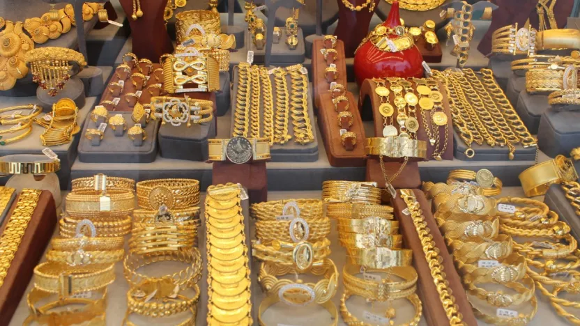 Ons Altın 4.070 Doların Altına Düştü: Piyasalarda Düşüş Hızlandı