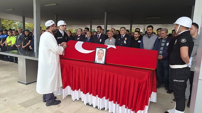 Polis memuru Orhan Gazi Yetiş son yolculuğuna uğurlandı