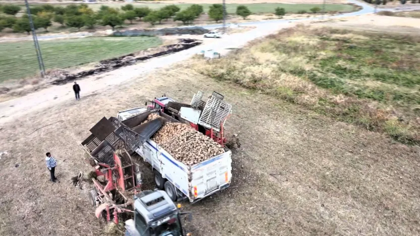 Recai Kutan Boztepe Barajı Yazıhan Ovası'nda Üretimi Canlandırdı