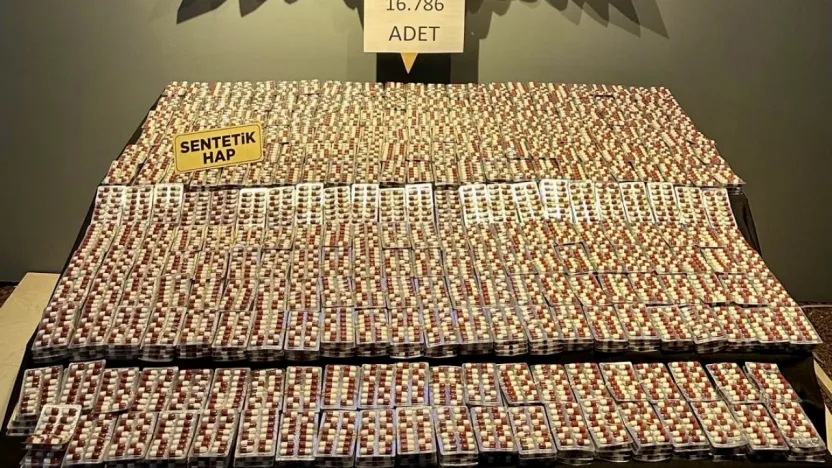 Şehir Girişinde Durdurulan Araçtan 16 Bin 786 Sentetik Ecza Çıktı