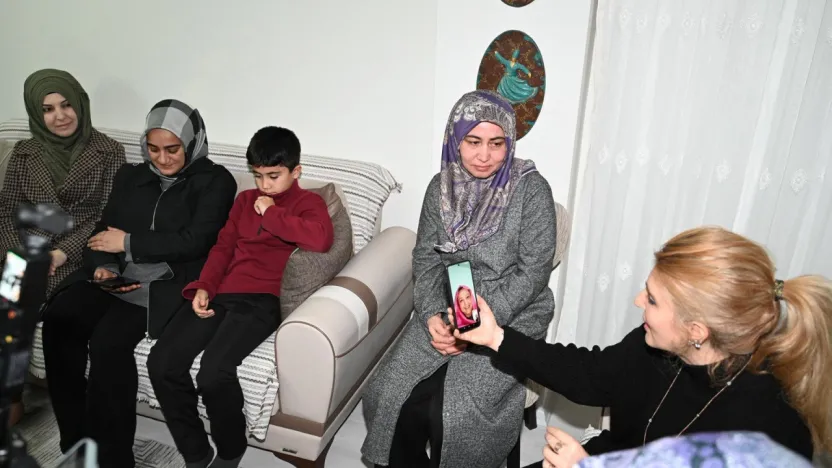 Siraç Ölmeztoprak'tan Engelli Kardeşlere 'Ablalık' Desteği