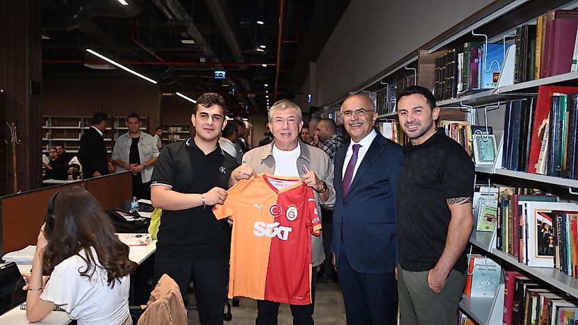 Spor Dünyasının Ünlü İsimlerinden Başkan Er'e Övgü