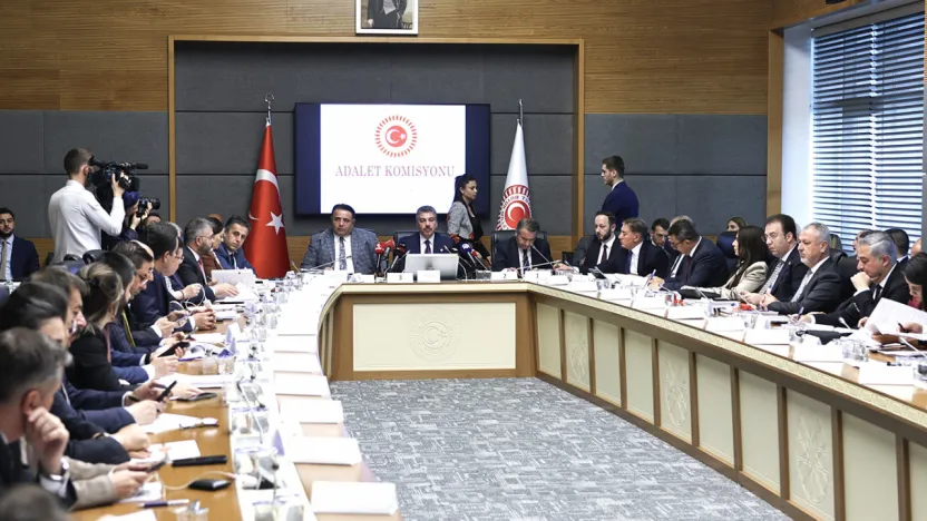 TBMM Adalet Komisyonu 10 Yargı Paketi'ni kabul etti