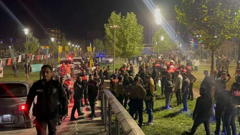 Tepkilerin gölgesinde başlayan festivalin çıkışında bıçaklı kavga: 6 yaralı