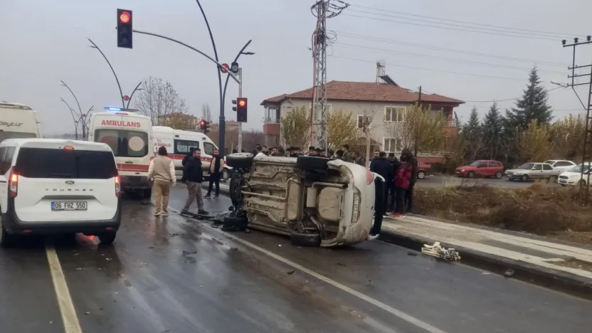 Topsöğüt'te Zincirleme Kaza 5 Yaralı
