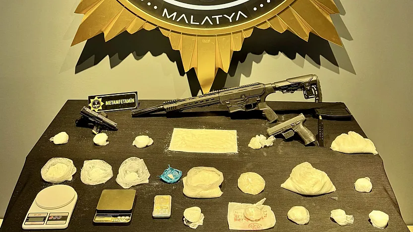 Torbacılara Operasyon: 2,2 Kilo Metamfetamin Ele Geçirildi