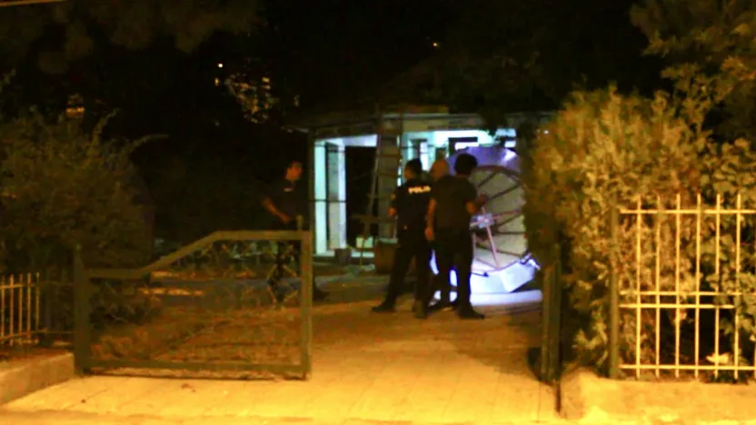 Turgut Özal Camisi'nde Kavga: 3 Yaralı, Suç Aleti Ele Geçirildi
