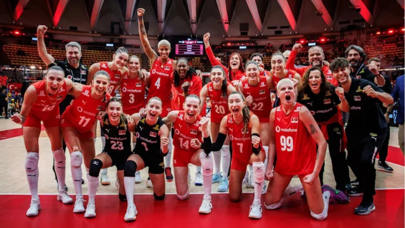 Türkiye, Japonya'yı 3-1 Yendi ve Finale Yükseldi