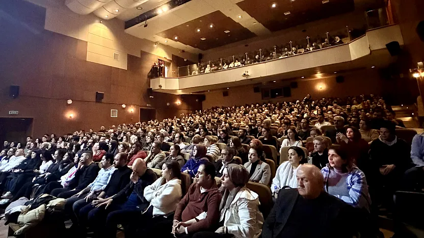 Türkülerle Gelen İyileşme: Nurettin Rençber Malatya'da Sahnedeydi
