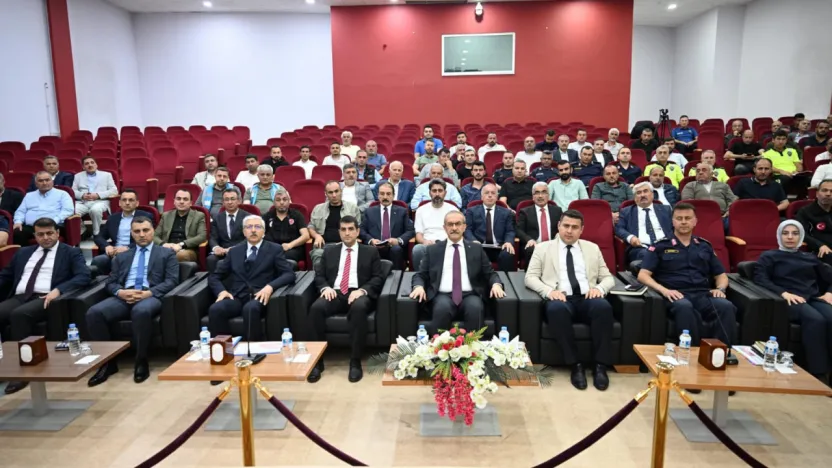 Vali Seddar Yavuz Betoncular ve Hafriyatçılarla İstişare Toplantısı Gerçekleştirildi