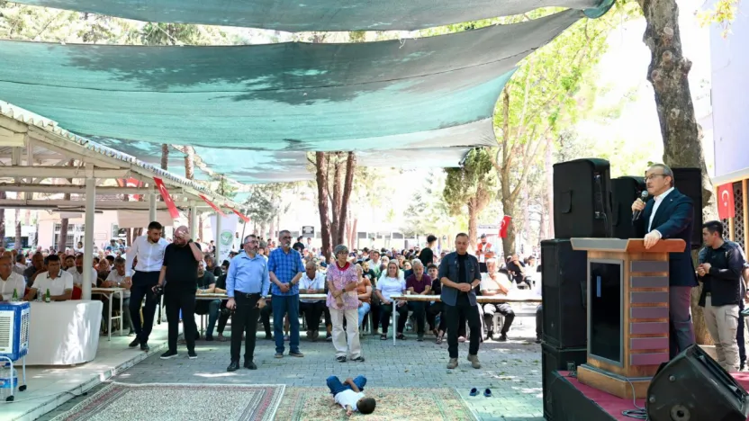 Vali Yavuz Canlarla Aşure Etkinliğinde Buluştu