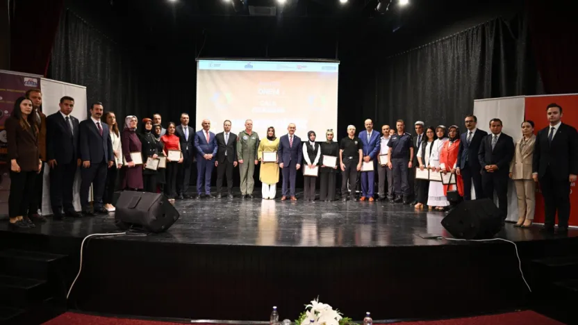 Vali Yavuz, Önem Projesi Gala Programına Katıldı