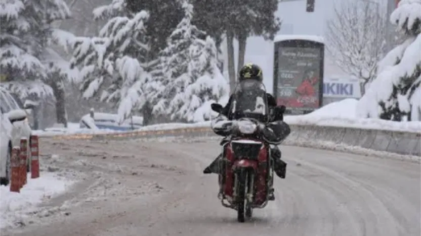 Valilikten Kar ve Don Uyarısı: Motosikletler Trafiğe Çıkamayacak