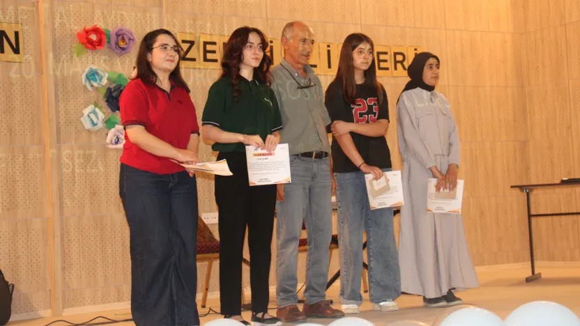 Yazar Remzi Kokargül Kitap Gelirini Öğrencilere Bağışladı