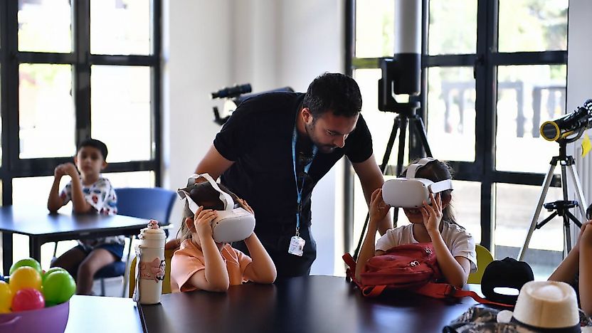 Yeşilyurt'ta Geleceğin Mühendisleri Yetişiyor! 1.500 Öğrenci Bilimle Buluştu