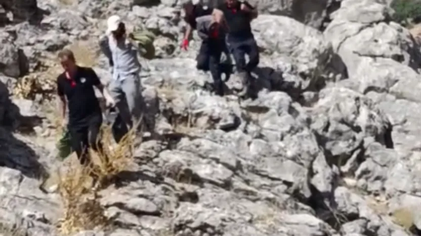 Yeşilyurt'ta mahsur kalan 4 keçi kurtarıldı