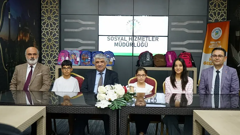 Yeşilyurt'ta Öğrencilerin Yüzünü Güldüren Eğitim Desteği