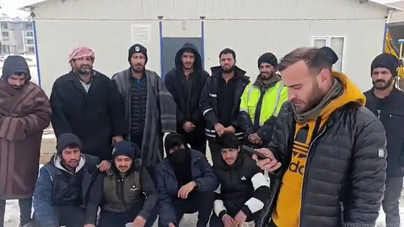 Yeşilyurt'ta TOKİ Emlak Konut Şantiyesinde İşçilerden İş Bırakma Eylemi