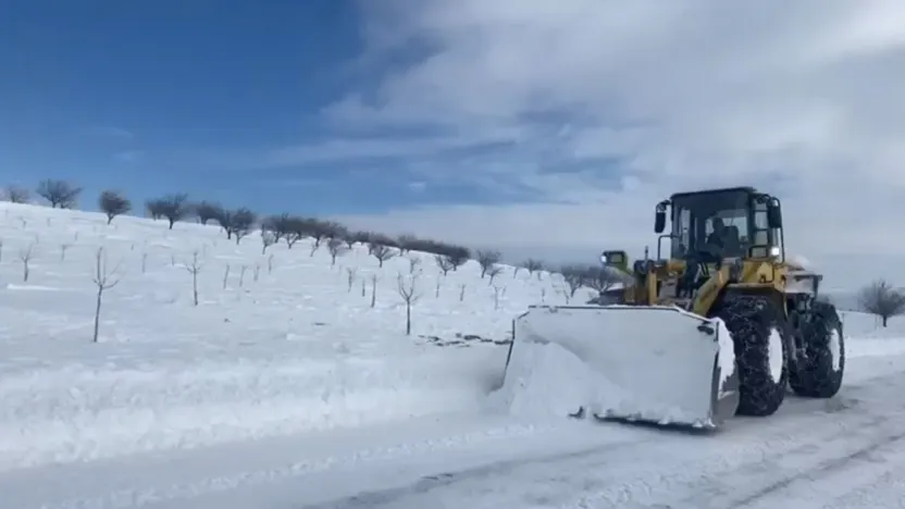 Zorlu Şartlara Rağmen Ulaşım Açık: Ekipler Sahada 7/24