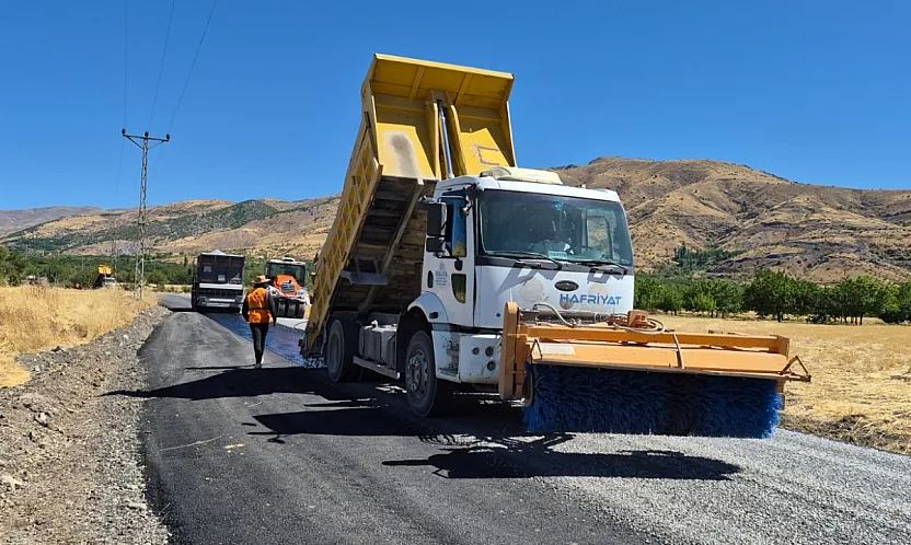 20 Kilometrelik Grup Yolunda Asfalt Çalışmaları Sürüyor