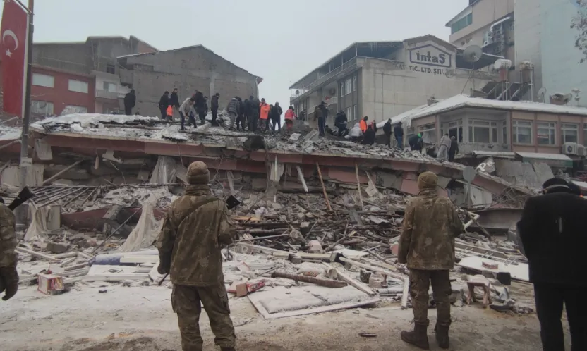 26 Kişinin Öldüğü Balanlı Apartmanı Çökmüş Davasında İki Kişi Tutuklandı