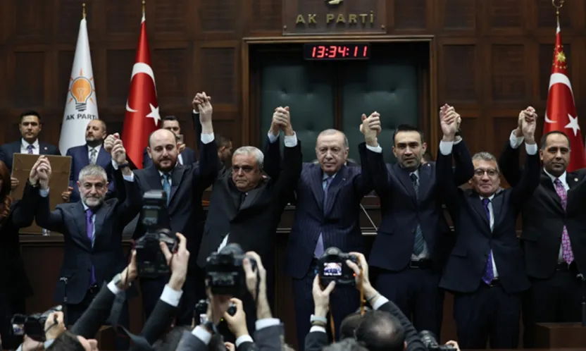 AK Parti'nin TBMM'deki Sandalye Sayısı 272'ye Yükseldi