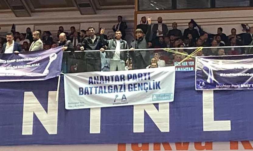 Anahtar Parti 1. Yıl Kutlamasında Battalgazi İlçe Başkanlığı Ankara'da Sahnedeydi