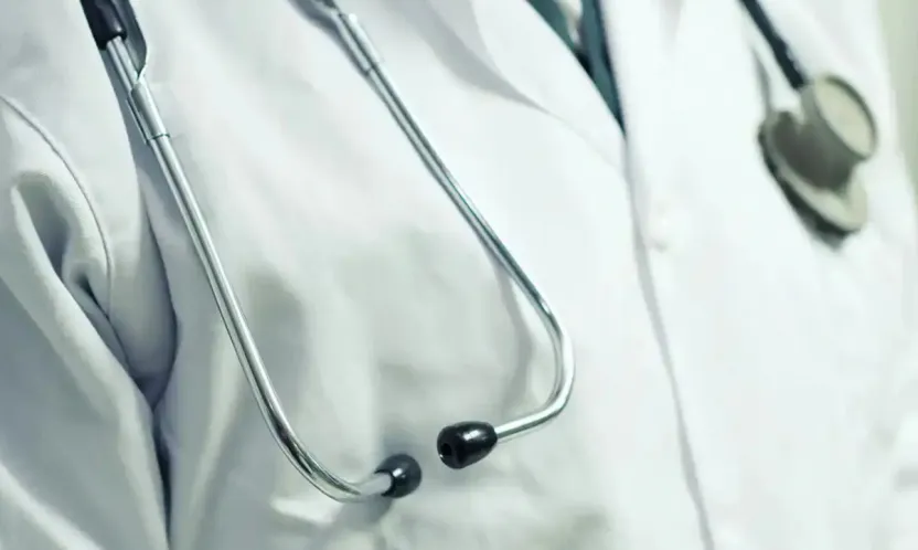 Bakanlık, sosyal medyada reklam yapan doktorlar hakkında suç duyurusunda bulunacak