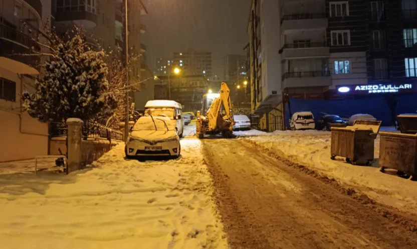 Başkan Taşkın Gece Sahada: 'Vatandaşımızın Huzuru Önceliğimiz'