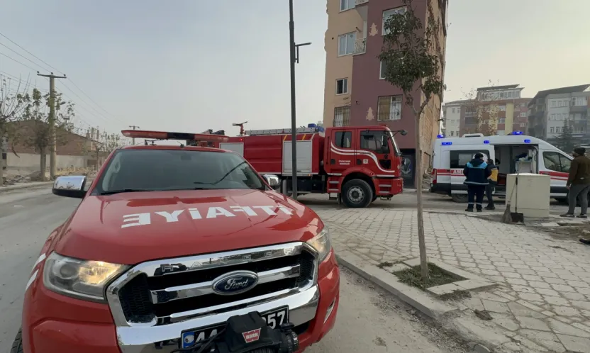 Battalgazi'de Mutfak Yangını Paniği: Anne ve Çocuklar İtfaiye Tarafından Tahliye Edildi