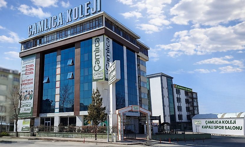 Çamlıca Fen Lisesi öğrencilerini geleceğe hazırlıyor