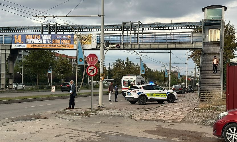Çevreyolunda kaza: Motosiklet 30 metre sürüklendi, sürücü yaralandı