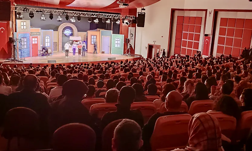 'Çok Güzel Hareketler 2' Malatyalı Sanatseverlerle Buluştu