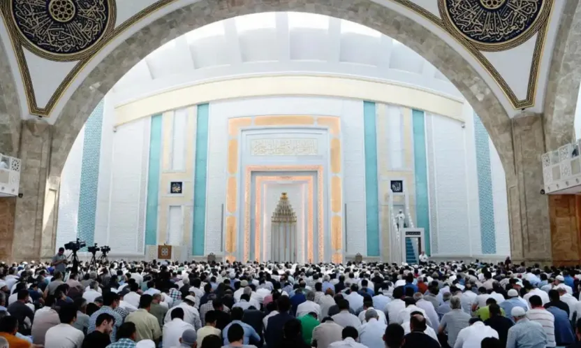 Cuma Hutbesi: Fedakârlığın zirvesi isar