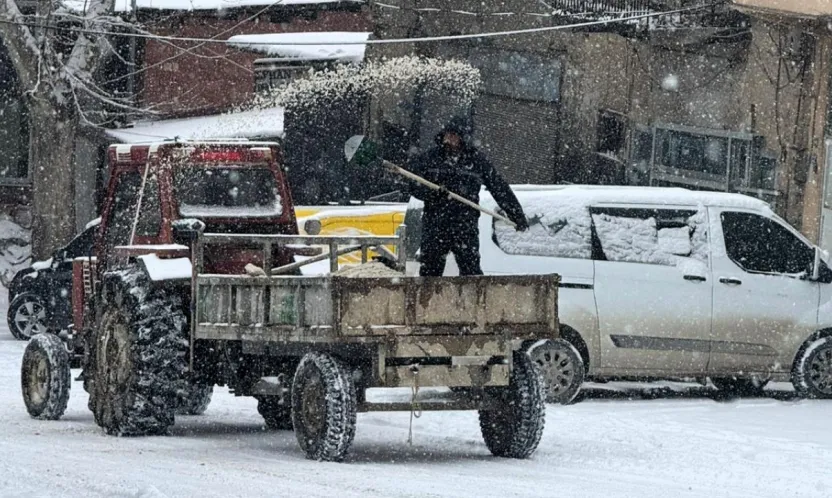 Darende Beyaza Büründü: Kar Nedeniyle Ulaşımda Aksamalar Yaşanıyor