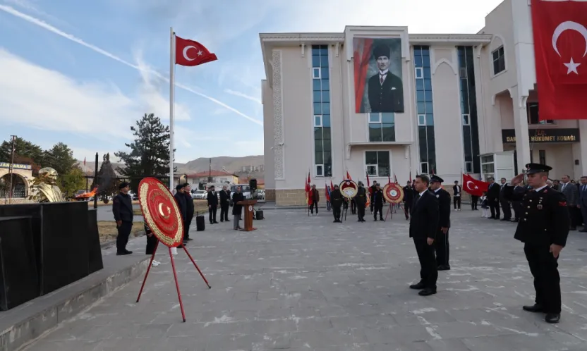 Darende'de 10 Kasım Anma Töreni: Atatürk'ün 87. Ölüm Yıldönümü Coşkuyla Anıldı
