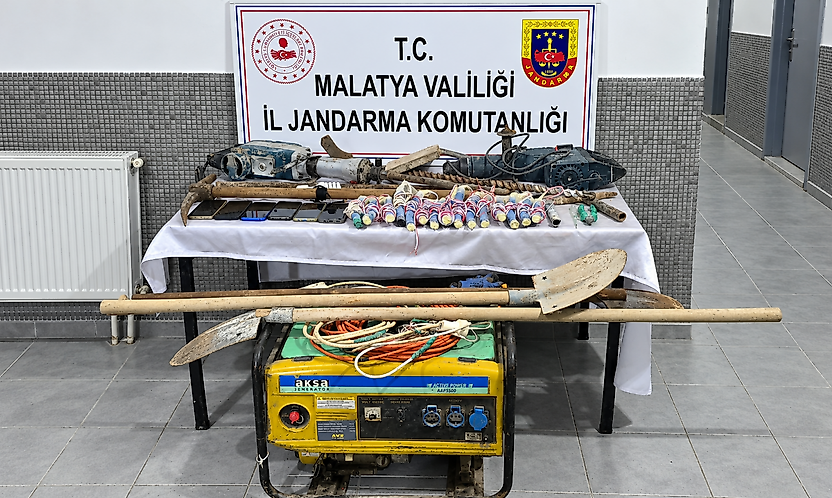 Darende'de Kaçak Kazıya Suçüstü: 15 Dinamit Ele Geçirildi