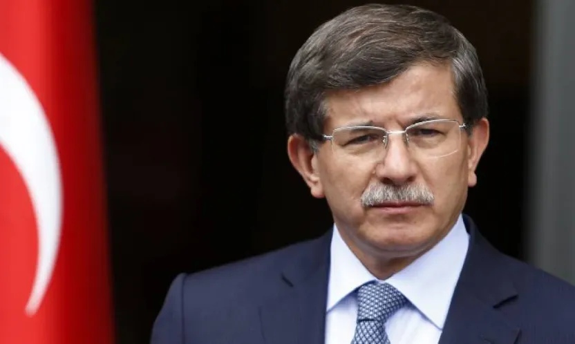 Davutoğlu: Bayrağa Saygısızlık Asla Karşılıksız Kalmamalı