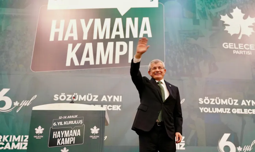 Davutoğlu: 'Türkiye Büyük Bir Güven, Ahlak ve Yönetim Krizi Yaşıyor'