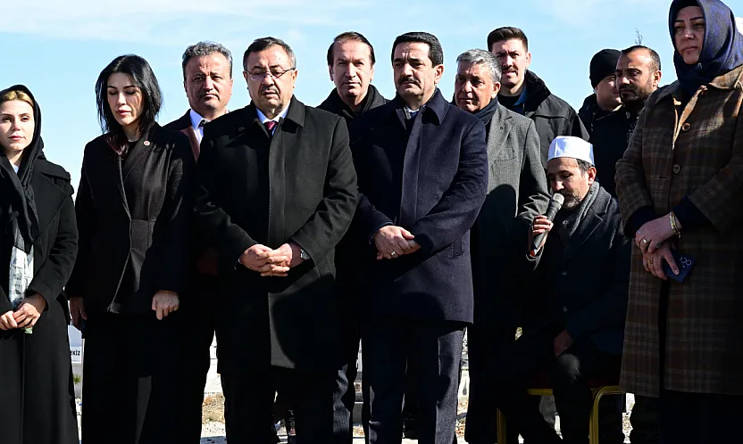 Deprem Şehitleri Malatya'da Dualarla Anıldı