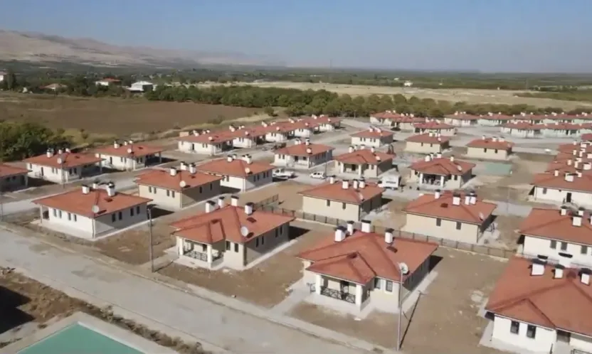 Deprem Sonrası Yeniden İmar: Akçadağ ve Şahnahan'da Konutlar Vatandaşa Ulaştırılıyor