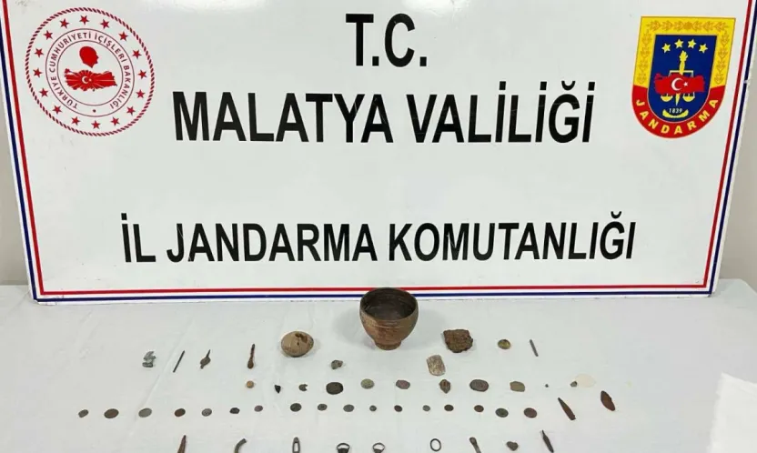 Doğanşehir'de Tarihi Eser Kaçakçılığına Darbe: 2 Şüpheli Yakalandı