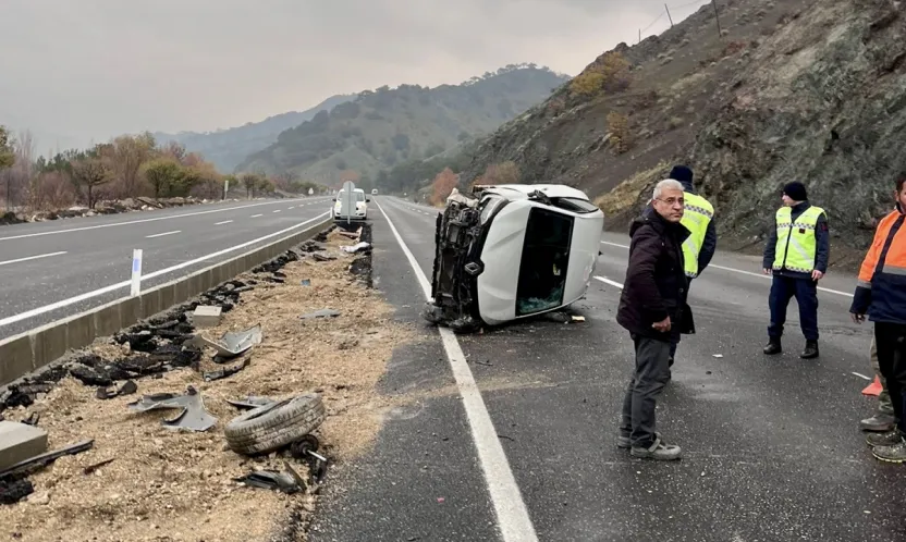 Doğanşehir'de Trafik Kazası: Lastik Patladı, Araç Devrildi