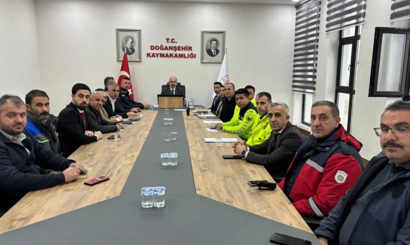 Doğanşehir Kış Tedbirleri Değerlendirme Toplantısı Gerçekleştirildi