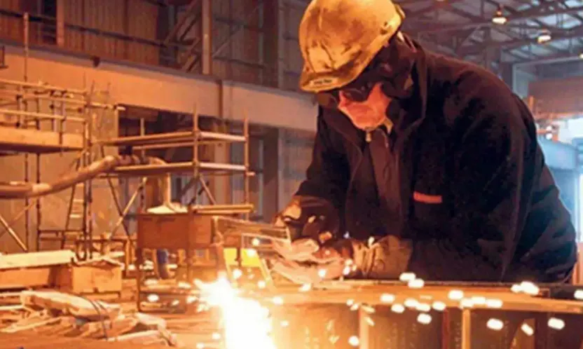 Ekimde sanayi üretim endeksi yıllık arttı, aylık geriledi