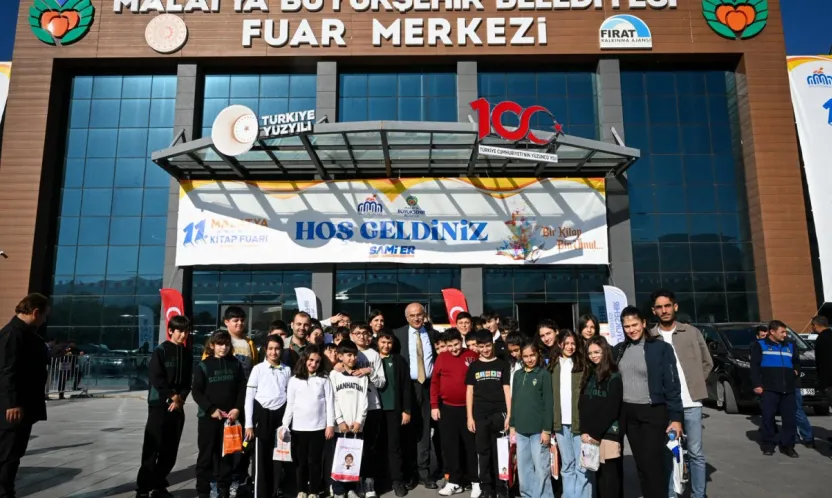 Emine Teyze Kitap Fuarının Onur Konuğu Oldu