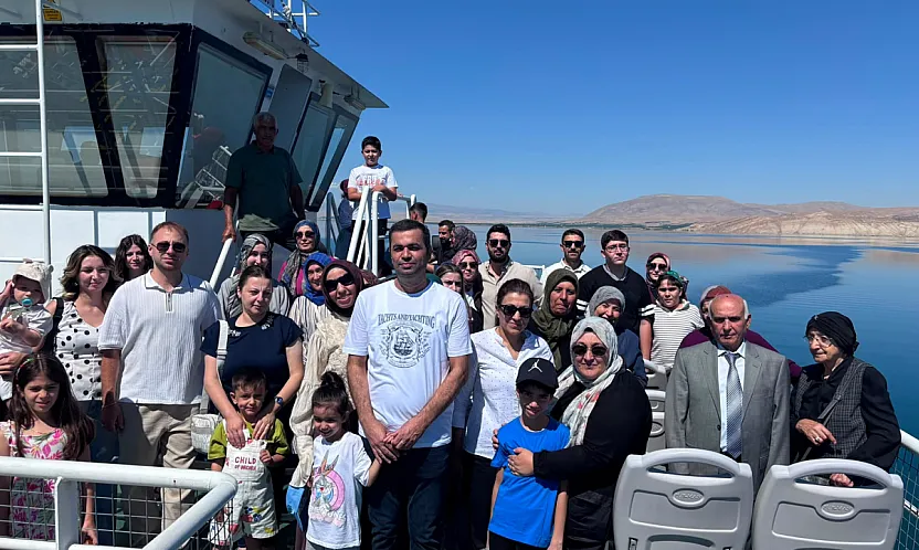 EMŞAV'dan Şehit ve Gazi Ailelerine Anlamlı Kitap Kulübü Etkinliği