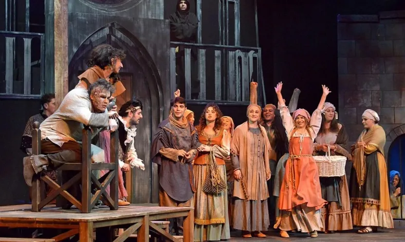 Fransız Edebiyatının Klasiği Tiyatro Sahnesinde Hayat Buluyor